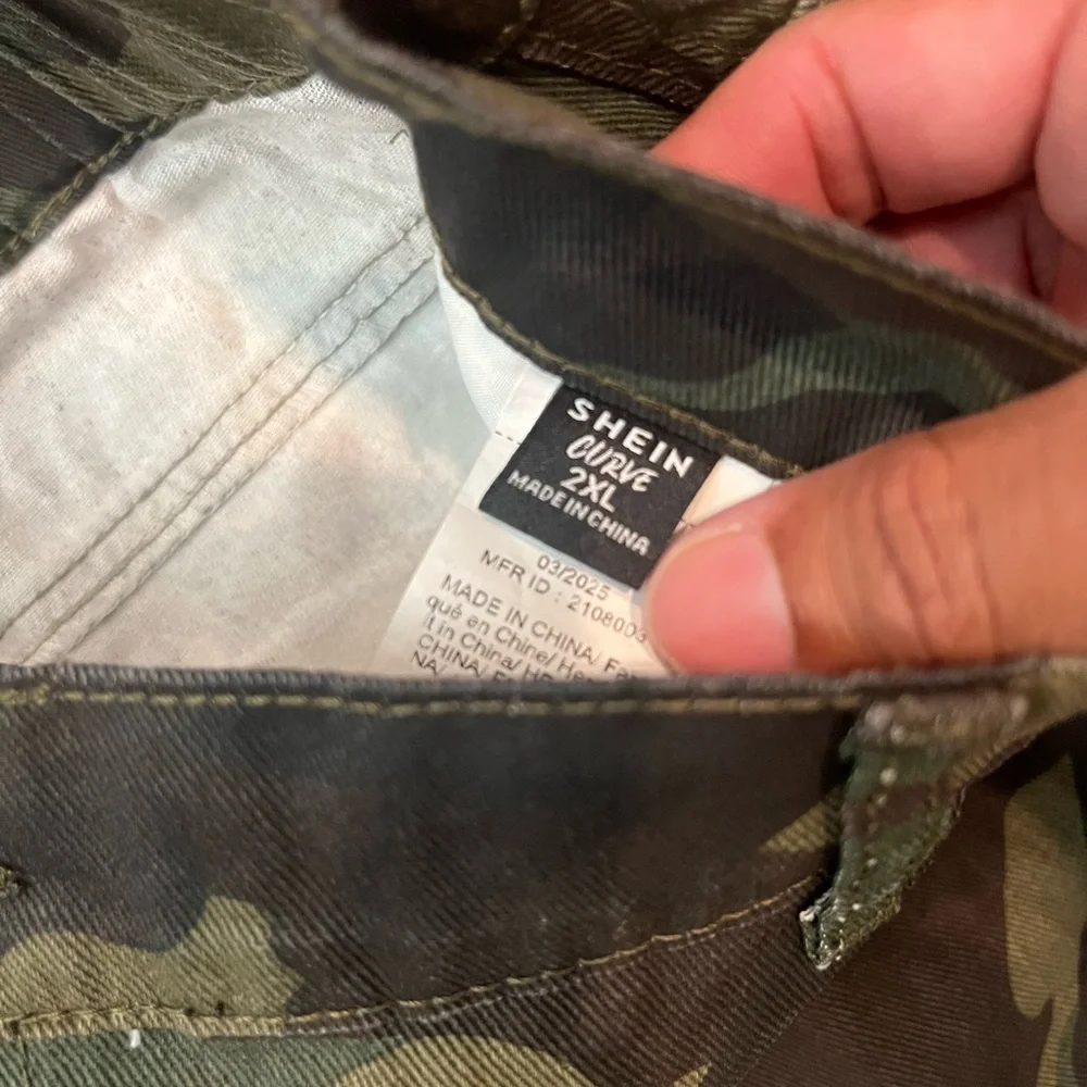 SHEIN Green Camouflage Cargo Shorts